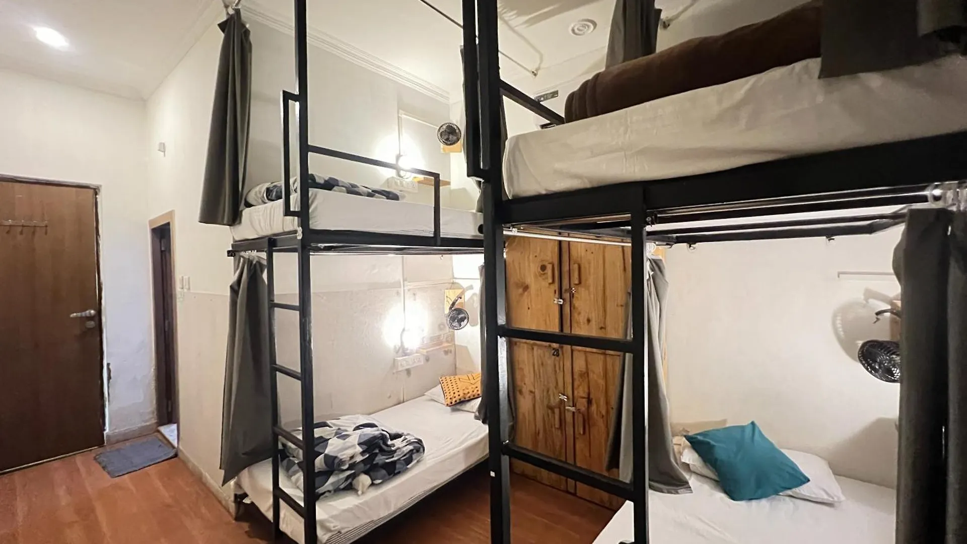Rahgir Tales Hostel 
