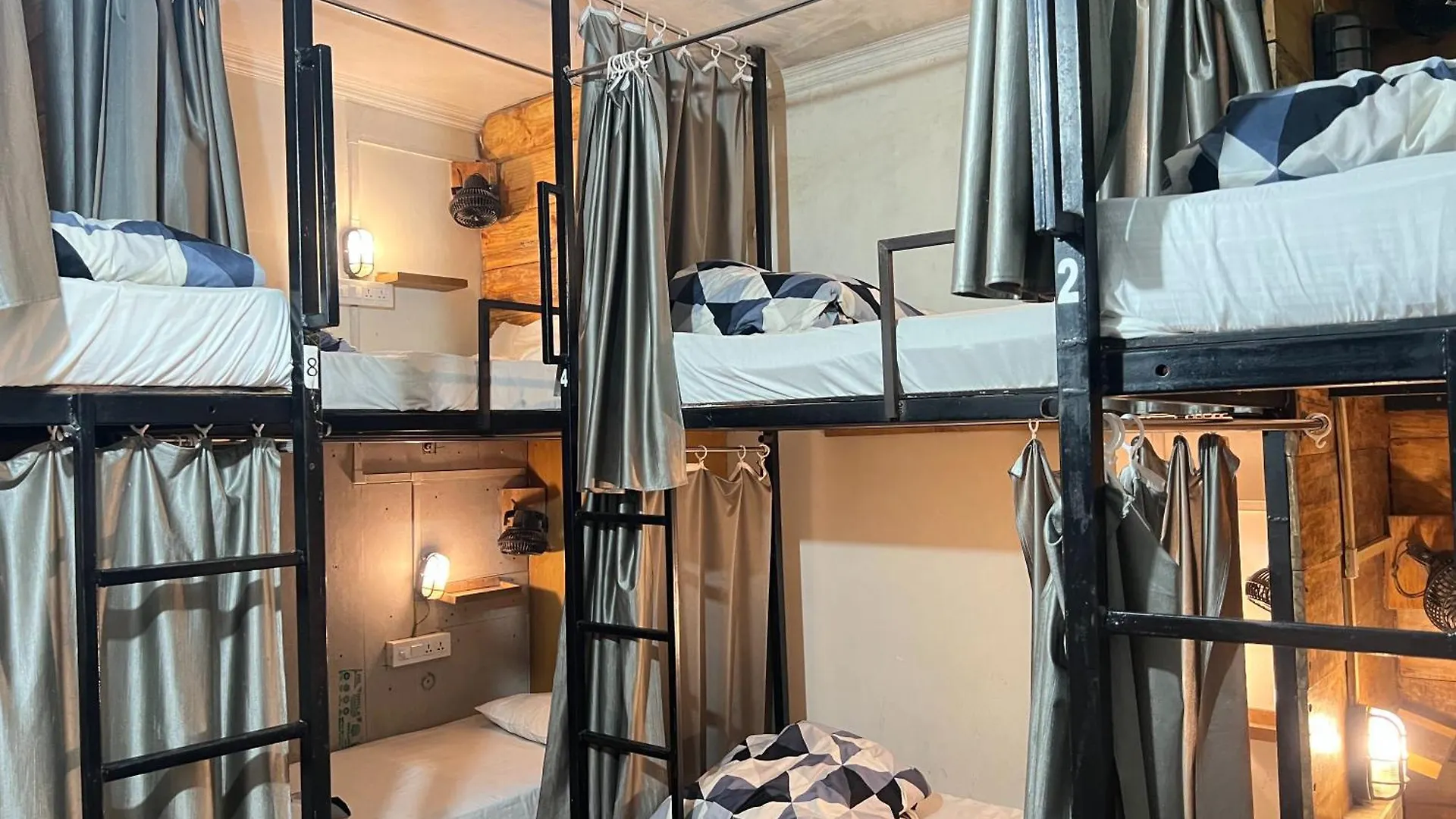 Rahgir Tales Hostel 
