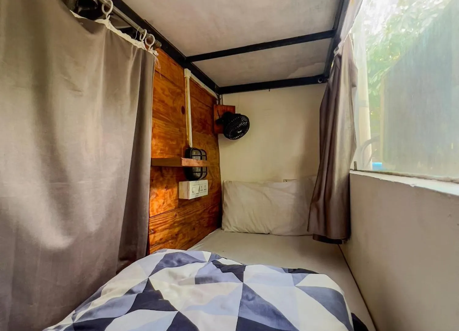 Rahgir Tales Hostel 