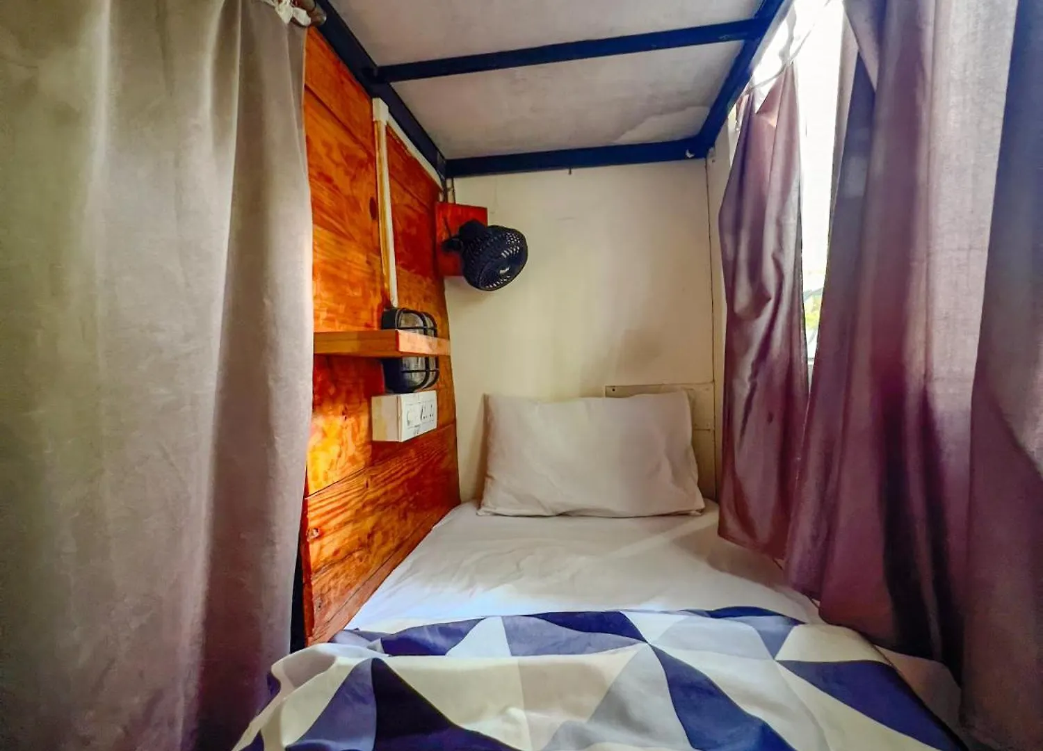 Rahgir Tales Hostel 
