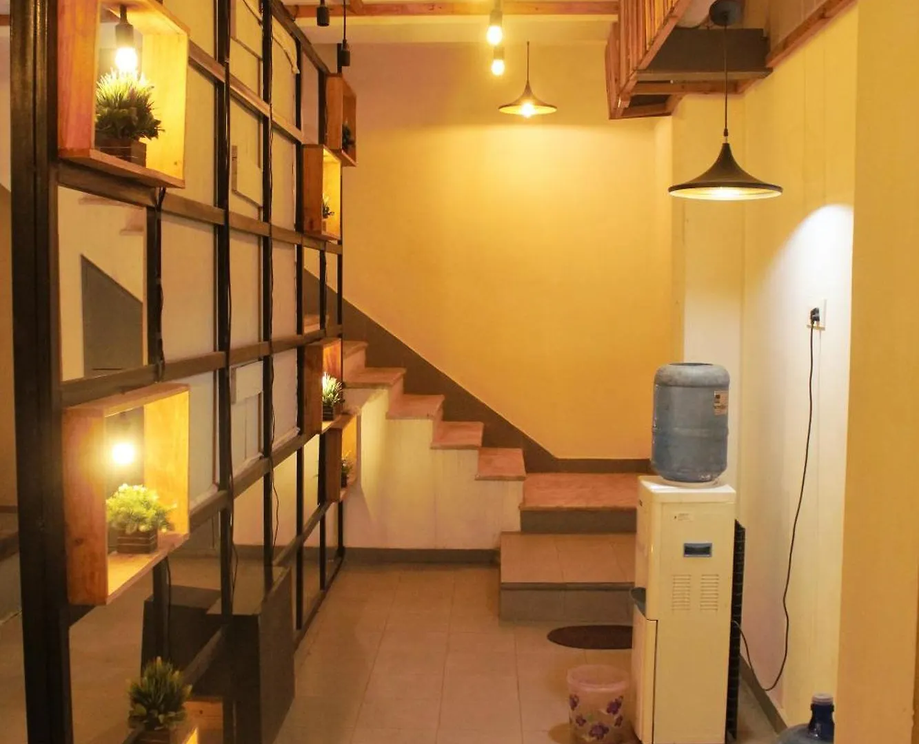 Rahgir Tales Hostel 