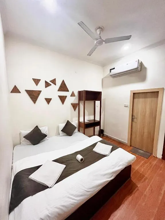 Rahgir Tales Hostel 