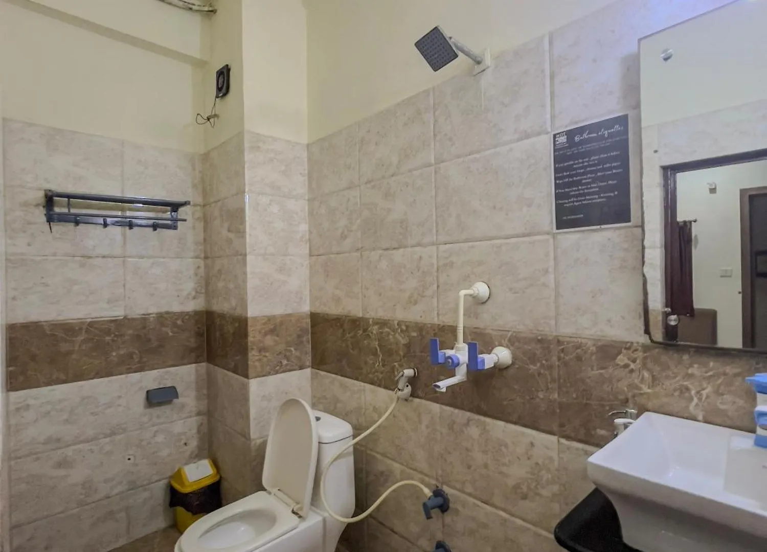 Rahgir Tales Hostel 